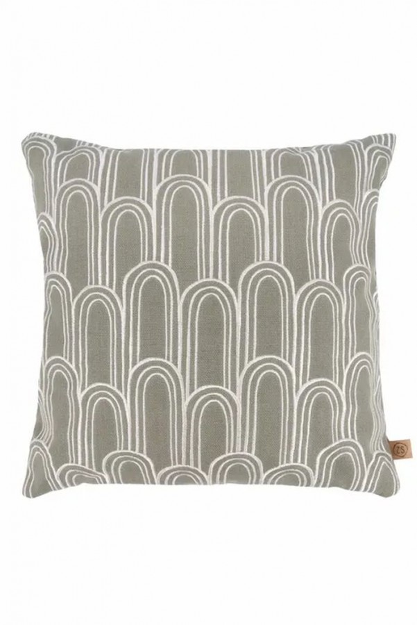Zusss kussen met geborduurde boogjes 45x45cm olijfgroen Zusss kussen met geborduurde boogjes 45x45cm olijfgroen