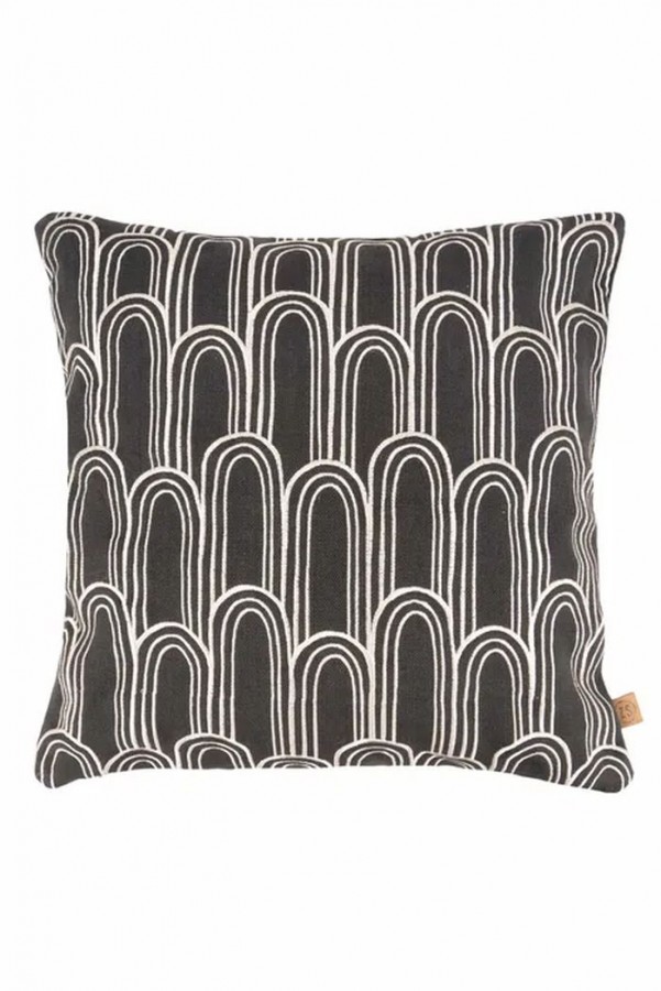 Zusss kussen met geborduurde boogjes 45x45cm Zusss kussen met geborduurde boogjes 45x45cm
